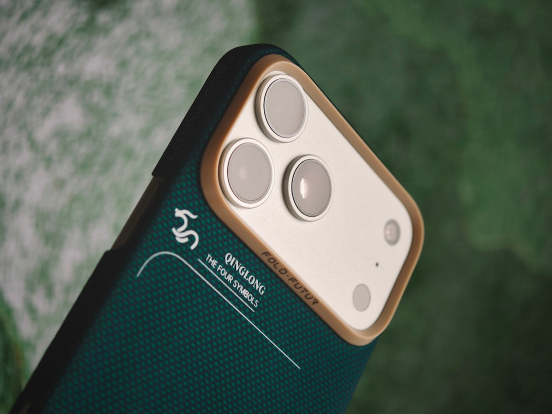 Close-up of a smartphone camera array