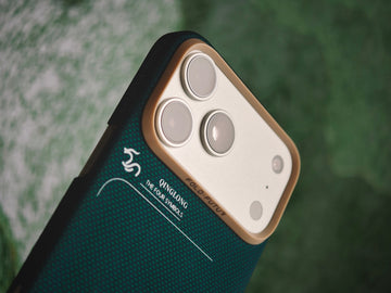 Close-up of a smartphone camera array